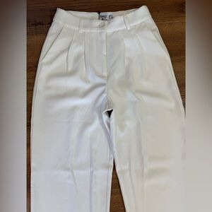 PRINCESS POLLY White Wide Leg Pleated Tailored women’s Pants Button zip size 4